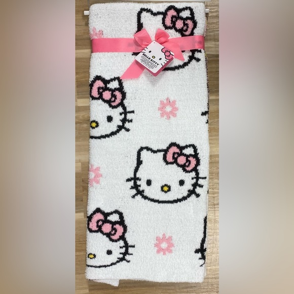Hello Kitty | Bedding | Hello Kitty Spring Flowers Reversible Feather ...